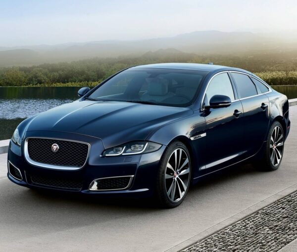 Jaguar- XJ idv travels luxury taxi service in uk