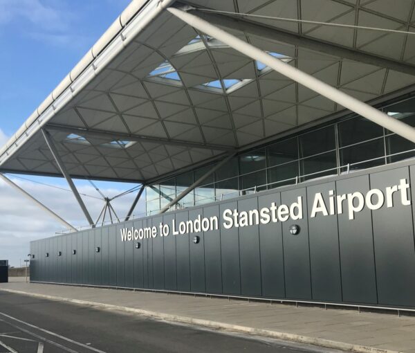 Stansted Airport Taxi using IDV Travels, Can you get an Uber from Stansted? How easy is it to get a taxi at Stansted Airport? How much is a taxi from Stansted to London?